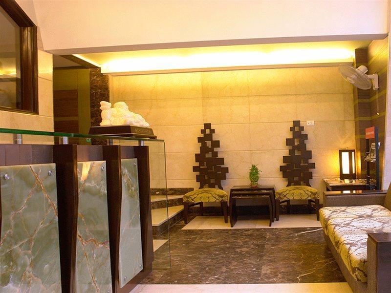 Hotel Sunstar Heights Delhi  Exteriör bild